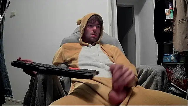 onesieboyx's cam snapshot