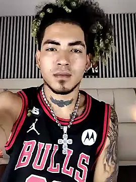 LihanJor_23's cam snapshot