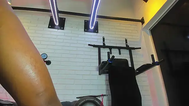 ItaloMoore's cam snapshot