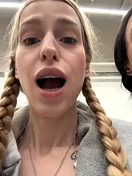 kira_mia live sex cam