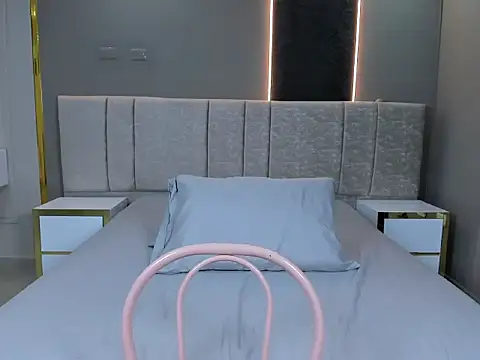 little-doll18's cam snapshot