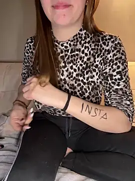 Mia_harmati live sex cam