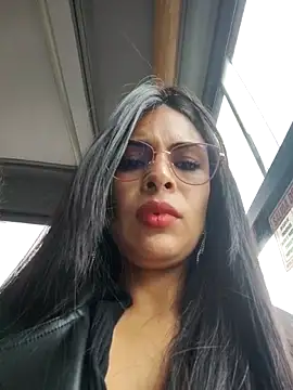 Astrid-- live sex cam