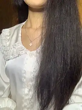 Nhinhi18 live sex cam