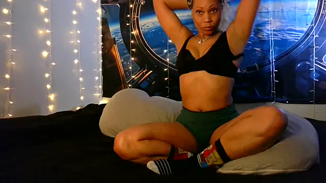 MrsToniTone's cam snapshot