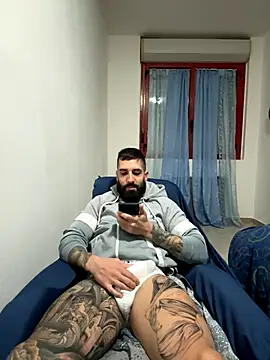 Gioeltoro89 live sex cam