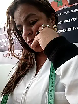 Mia-Glow's cam snapshot