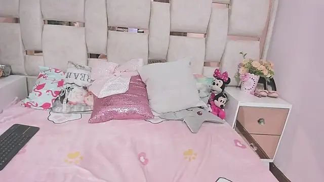 MiaKahali's cam snapshot