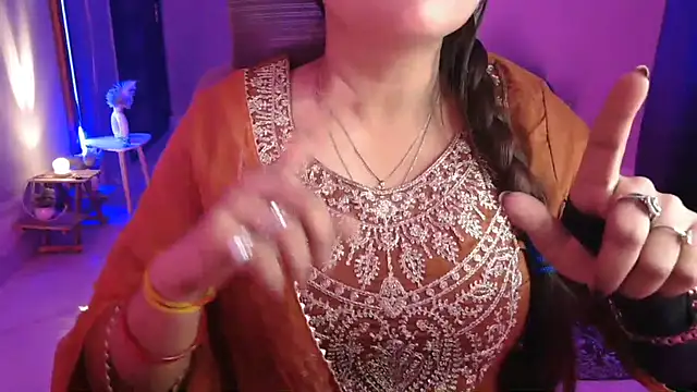 Mitikaa live sex cam