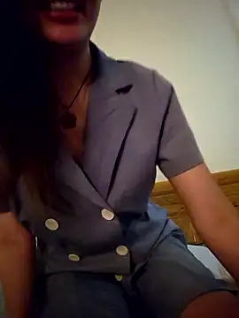 MaiHoang2k live sex cam