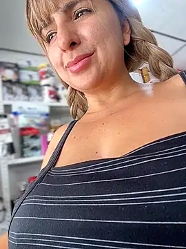 sammyqueenx21 live sex cam