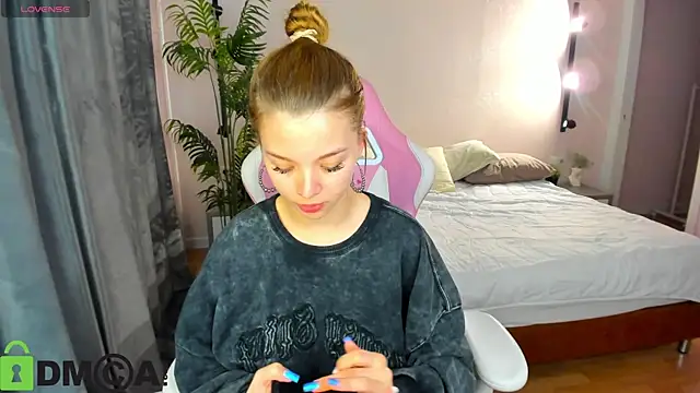 Lesya_Flin live sex cam