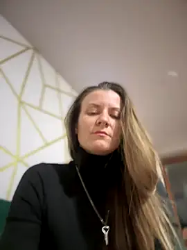 MissAgatha live sex cam