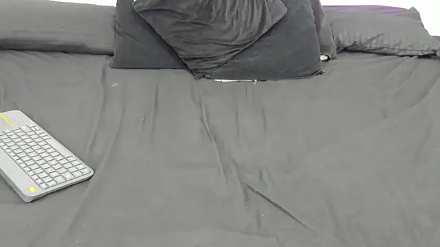 Gabo_white1's cam snapshot