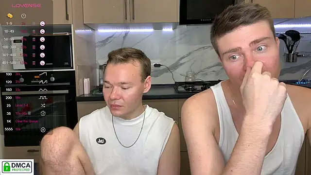 holy_eggs_02's cam snapshot