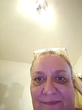 Misspapillon1840 live sex cam