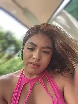 MayaMoanXXX live sex cam