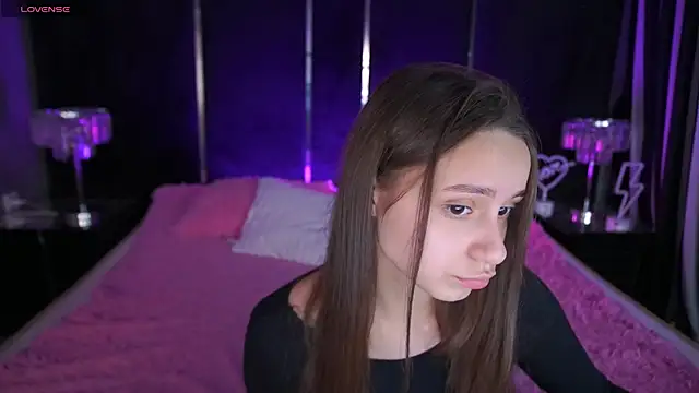 TinyNatalie live sex cam