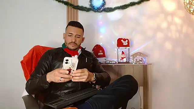 Reiko_85_ live sex cam