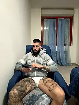 Gioeltoro89 live sex cam
