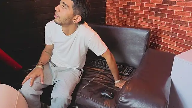 Annyeli live sex cam