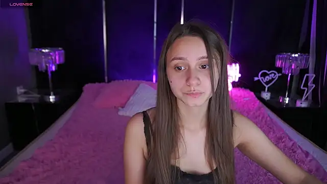 TinyNatalie live sex cam