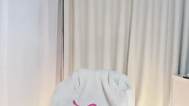 QueenZiii live sex cam