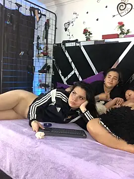 1lovelygirls live sex cam