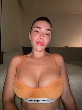 krissiswrld- live sex cam