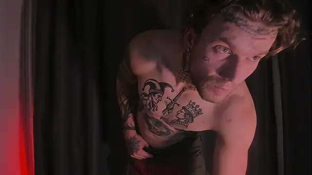 Huntall77 live sex cam