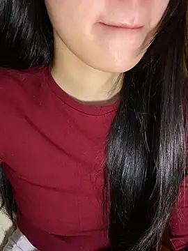 Uyennii02 live sex cam