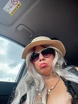 IsaSantoDomingo live sex cam