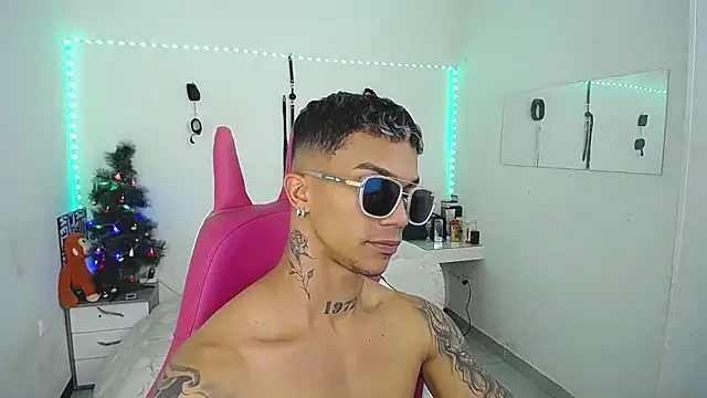 Leonard_Price live sex cam