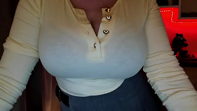 feliziaDesire's cam snapshot