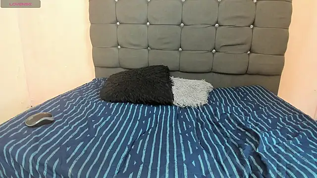 niicolle_0's cam snapshot