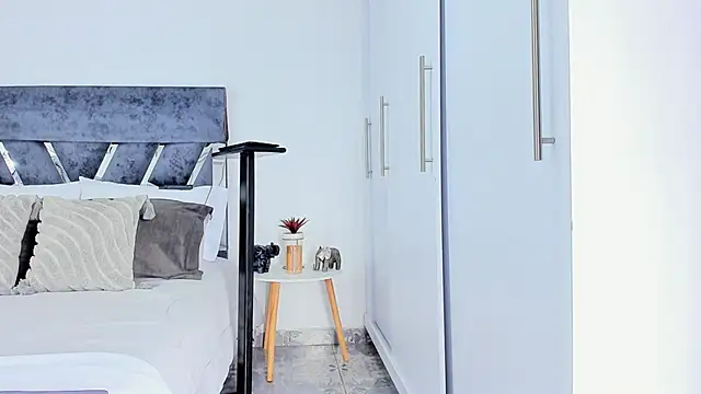 Zack_Froone's cam snapshot