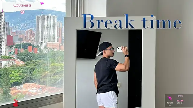 thomas_scot1's cam snapshot