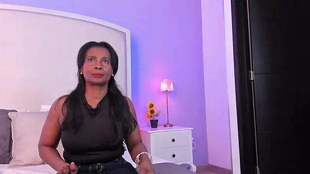 salome_moon_'s cam snapshot