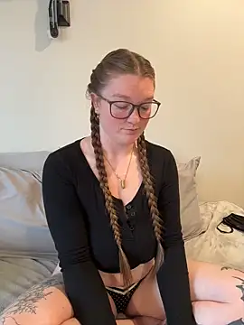 PussiesnCream_ live sex cam