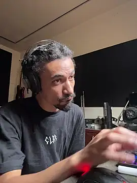 FavelaDaddyCum live sex cam