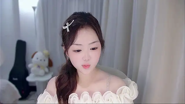 YUANYUAN-A live sex cam