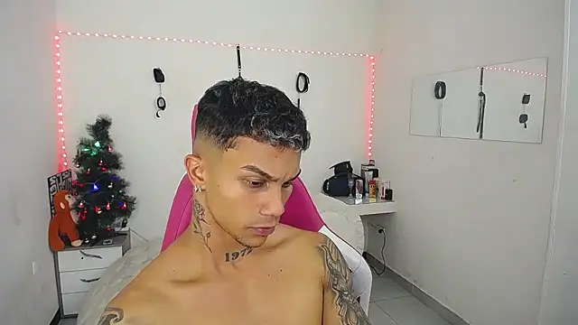 Leonard_Price live sex cam