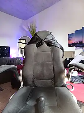 Naughty_Charly live sex cam