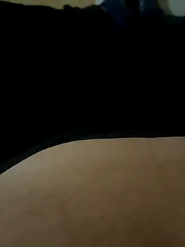 Bionda19 live sex cam