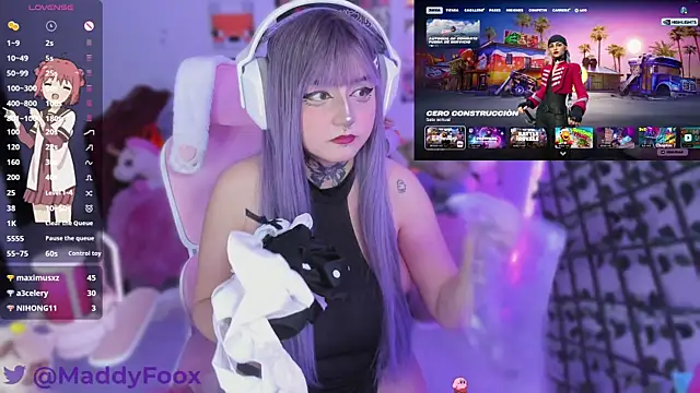 MaddyFooxx live sex cam