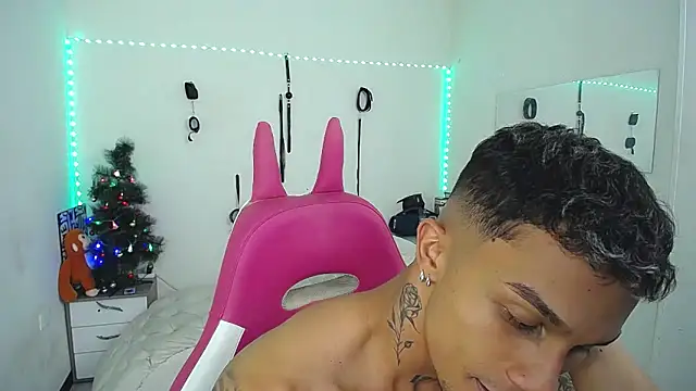 Leonard_Price live sex cam