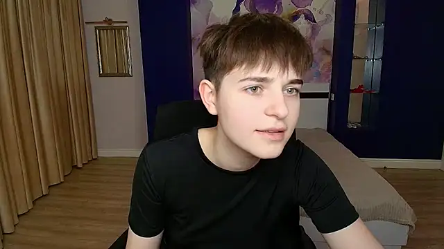 EmiliaYours live sex cam