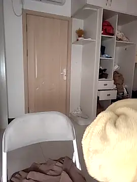 nini10052025's cam snapshot