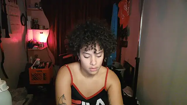 PrettyLittleProblem's cam snapshot