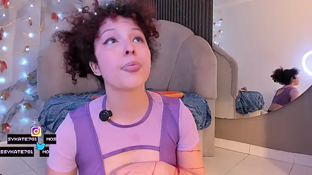 Katemoss70 live sex cam